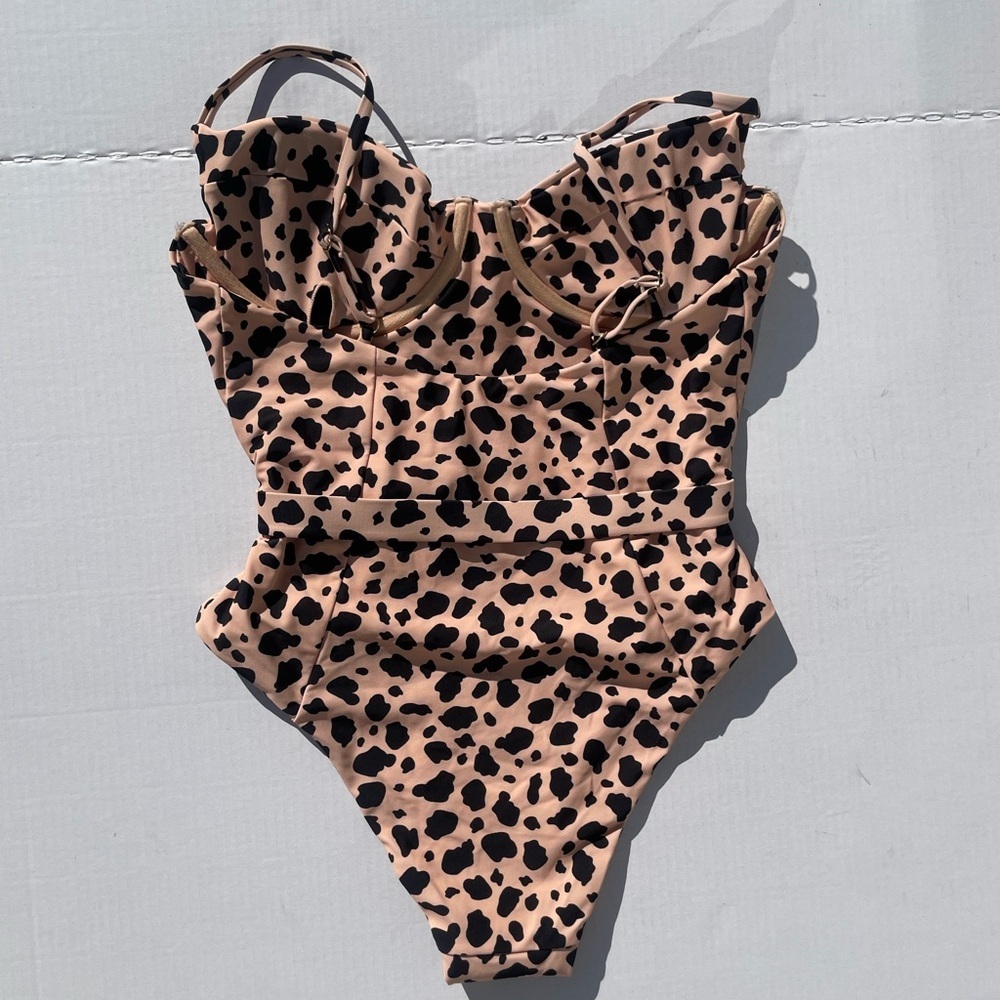 NWT Buddy Love Belted Women’s Leopard One Piece Swimsuit - Picture 4 of 7